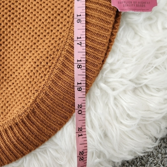 Cotton & Rye Outfitters -Women's Conch Tassle Sweater. Color: Caramel. S… - Picture 8 of 11